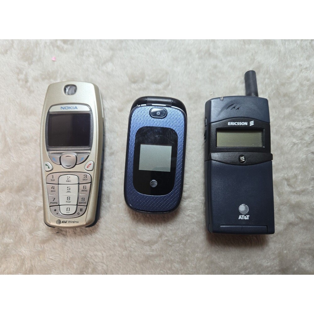 lot of 3 cell phone At&t Nokia Ericsson Untested Foldable Phones No Charger